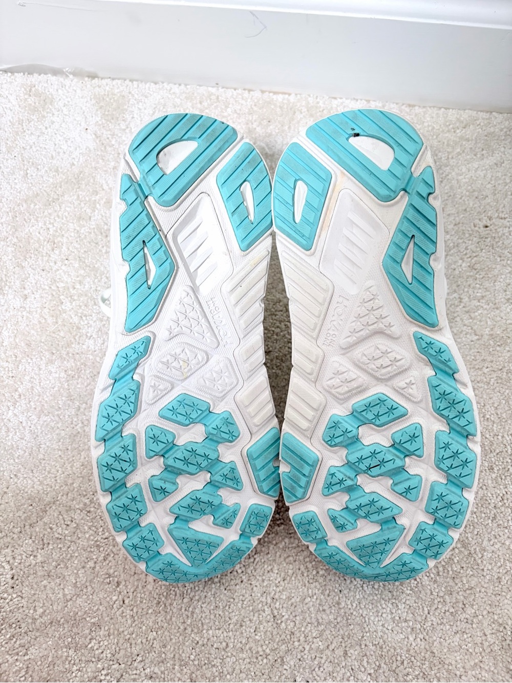 HOKA ONE ONE Arahi 7 Women's Running Shoes - White / Aqua / Rose Gold - Size 9.5 - Picture 5 of 8